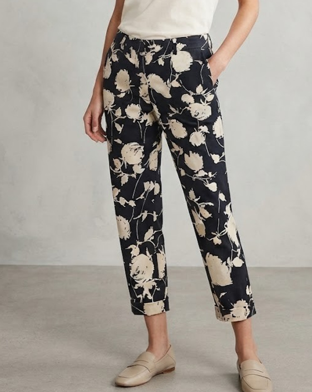 Boden Black Ivory Floral Rose Print Cuffed Crop Pants Trousers US 6P Petite